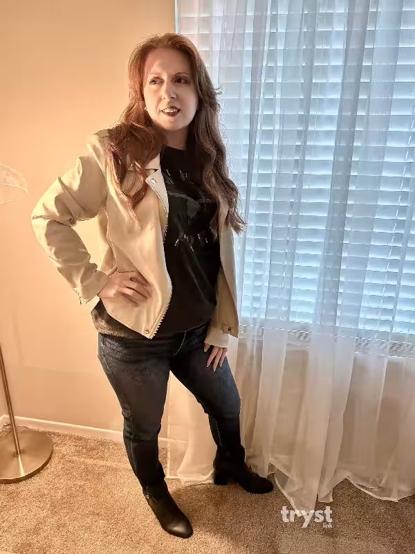 companion/Massage Kelsey Belle / Lilred69 in Ann Arbor, MI
