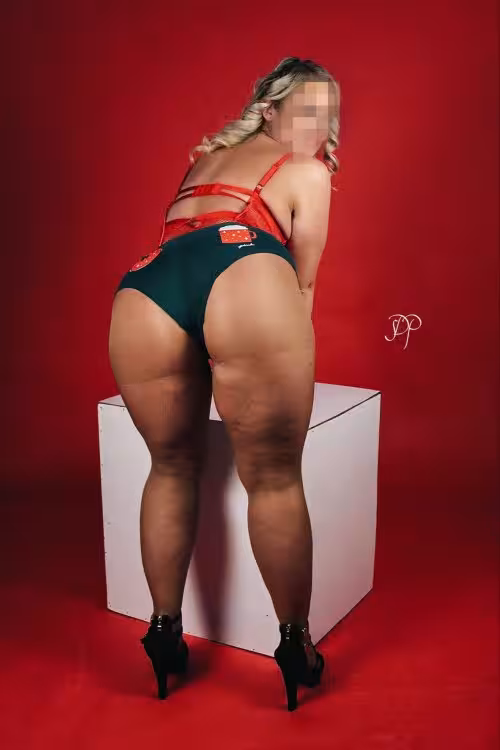 companion Dana / Deseray in Champaign, IL