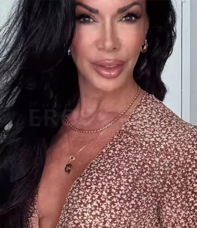 companion Chatonne Kingsley in Miami, FL