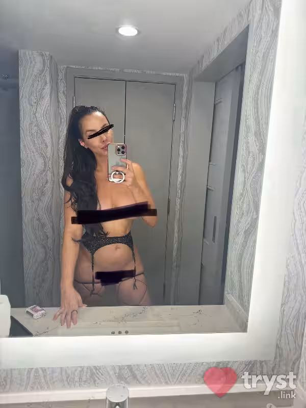 companion/Massage Karen S in Miami, FL