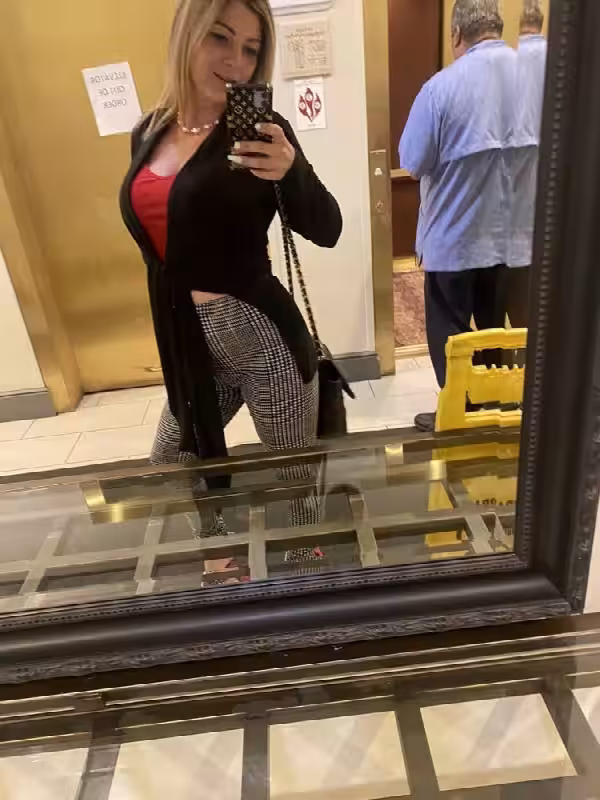 companion/Massage Leah in North Hollywood, CA